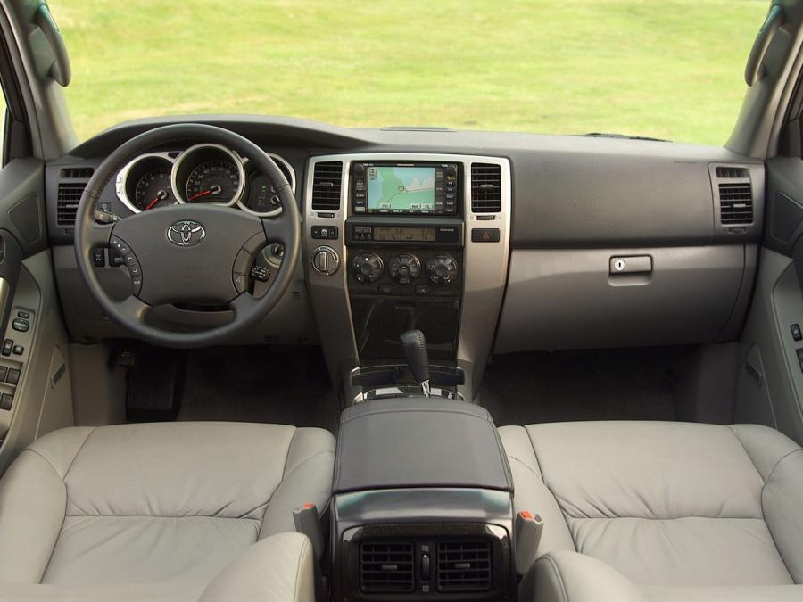 Торпедо Toyota 4Runner Limited 2003 года  (фото 16 из 24)